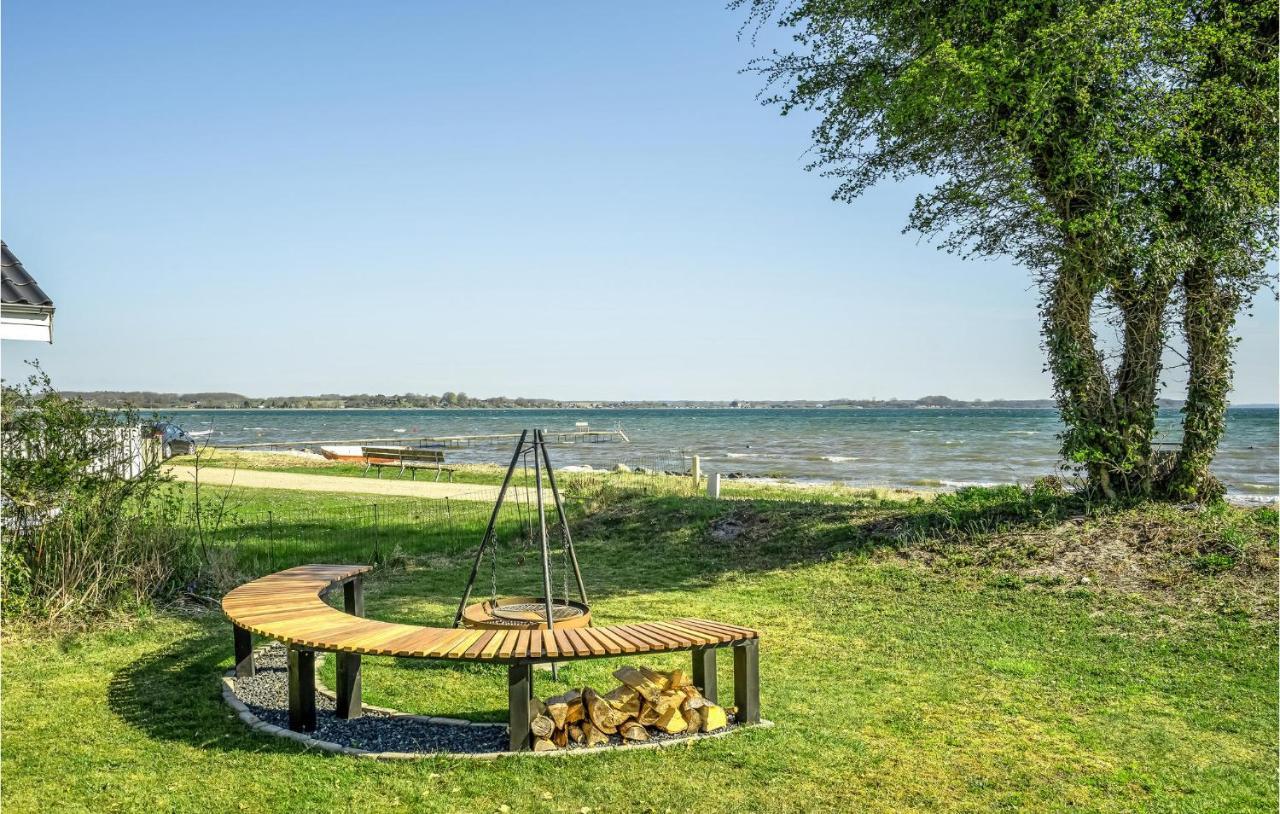 Beach Front Home In Sjolund With Kitchen Εξωτερικό φωτογραφία