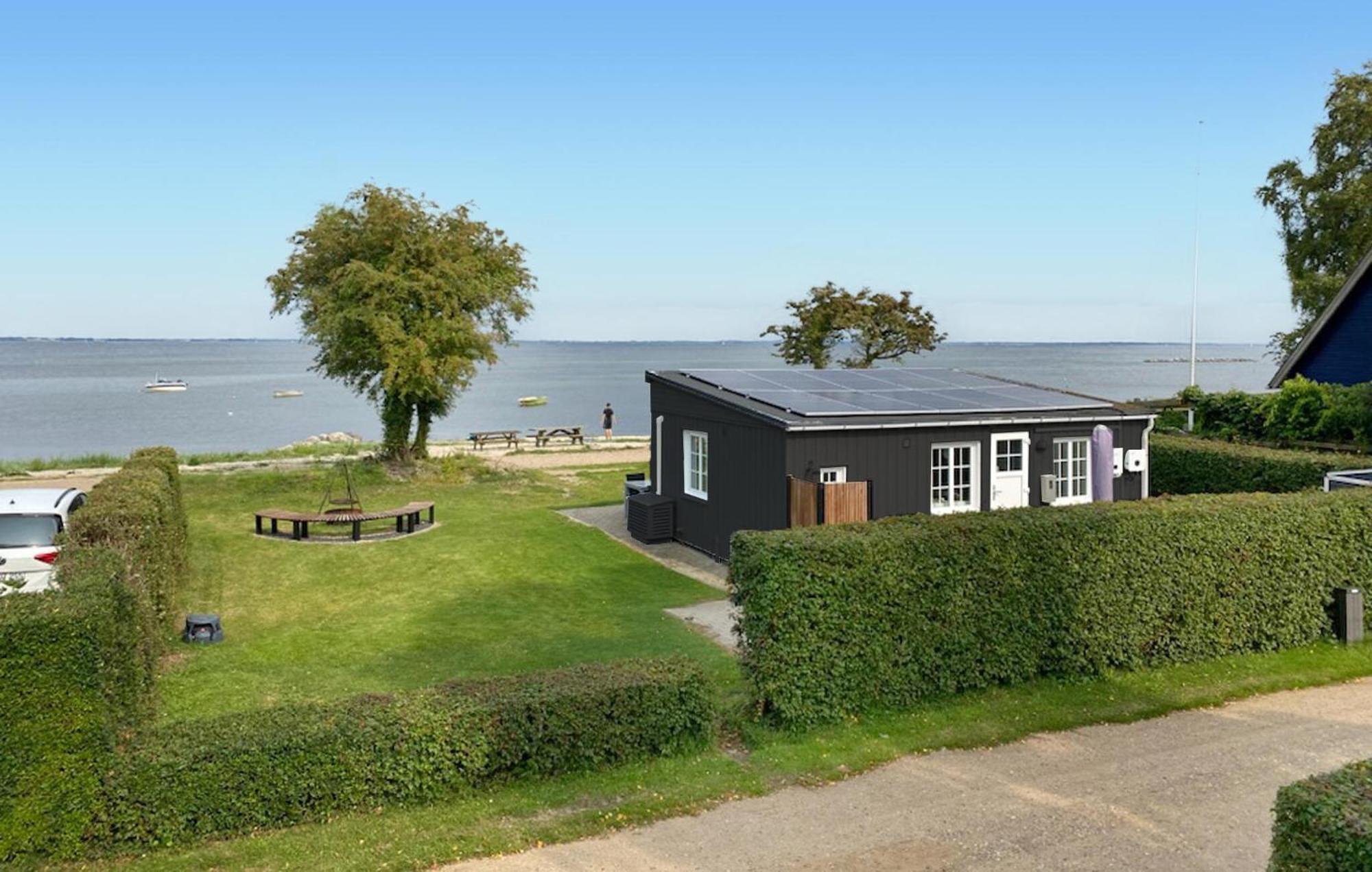 Beach Front Home In Sjolund With Kitchen Εξωτερικό φωτογραφία